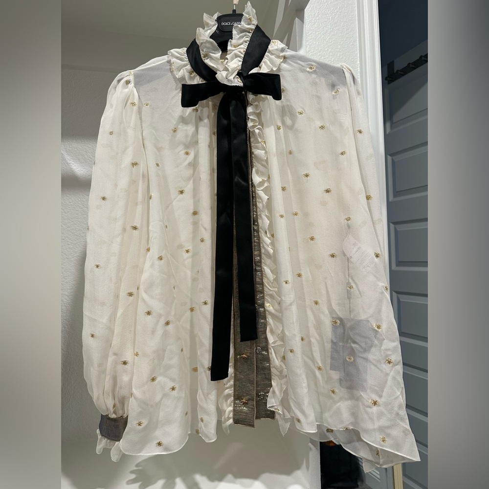 SENDEGARO
DOLCE & GABBANA EMBELLISHED
VICTORIAN SHIRT
IT42/US6/UK10